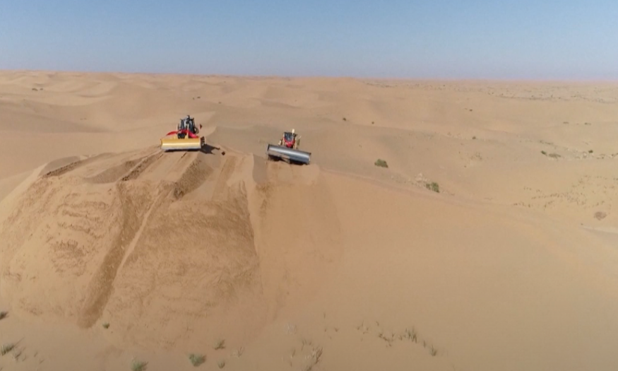 中国开始在沙漠建设最大的光伏发电基地
